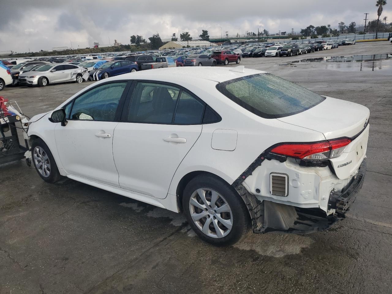 2020 TOYOTA COROLLA LE - Image 2