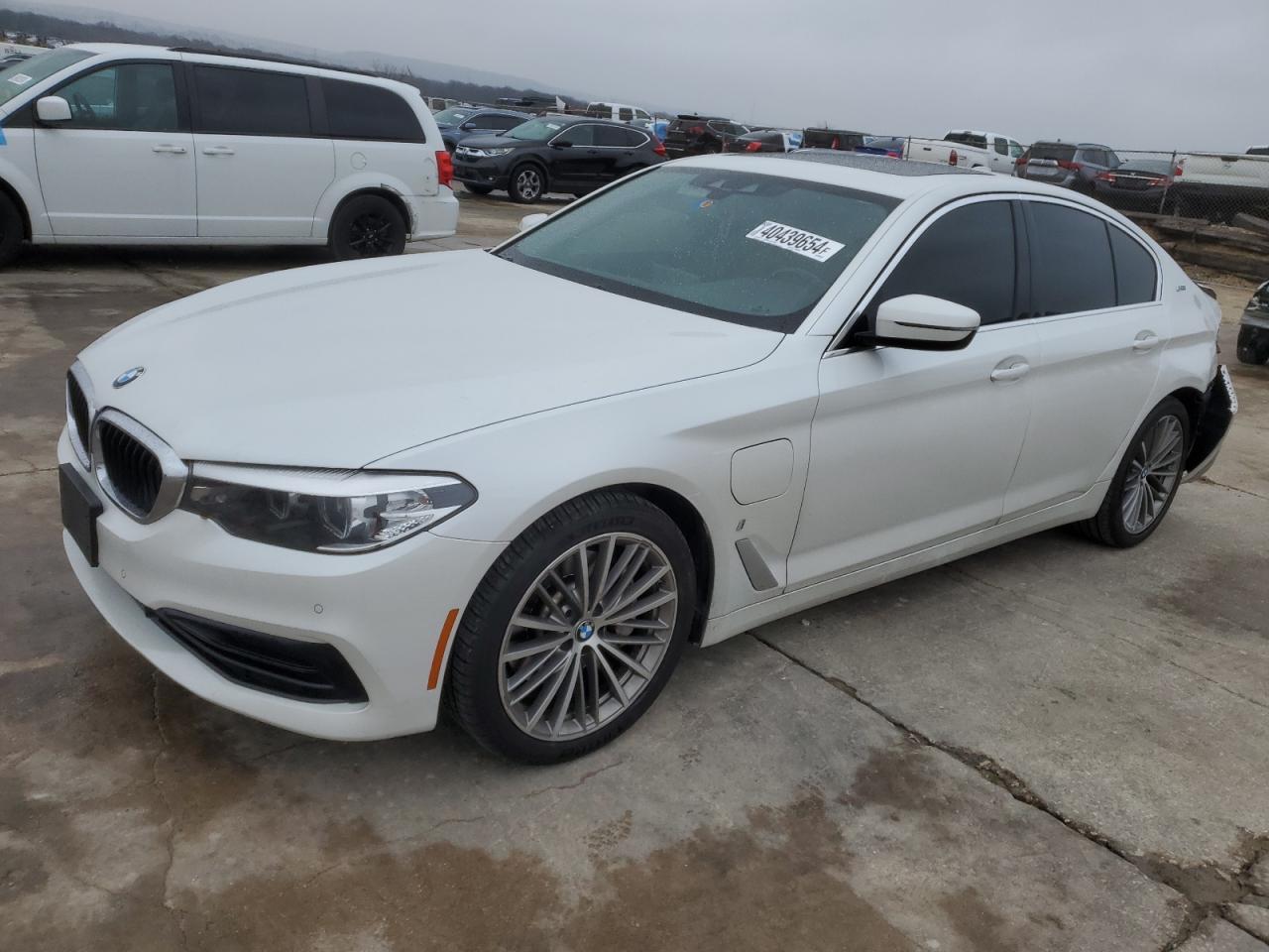 2019 BMW 530E car image