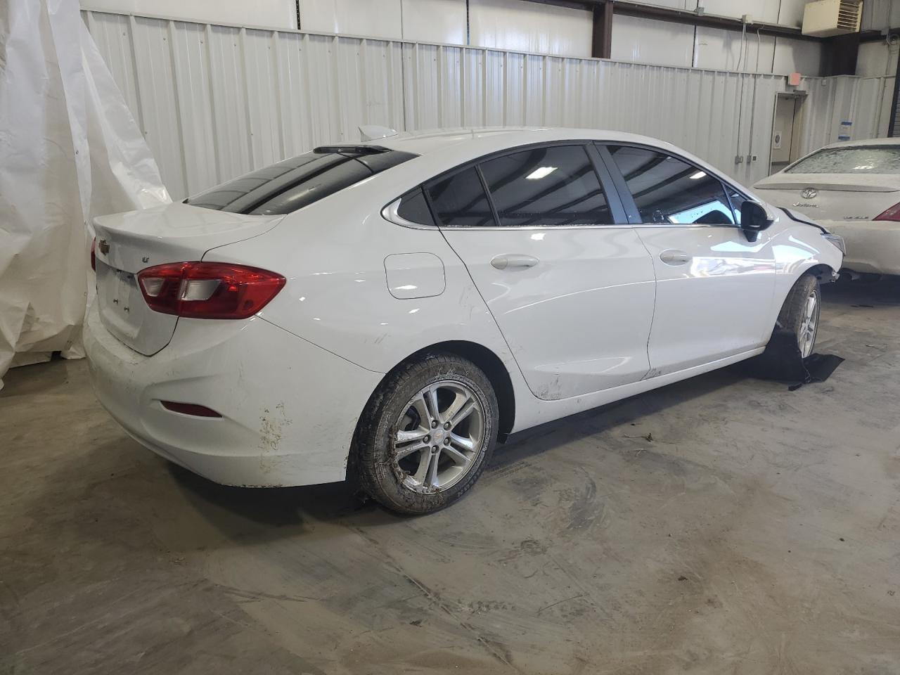 2017 CHEVROLET CRUZE LT - Image 3