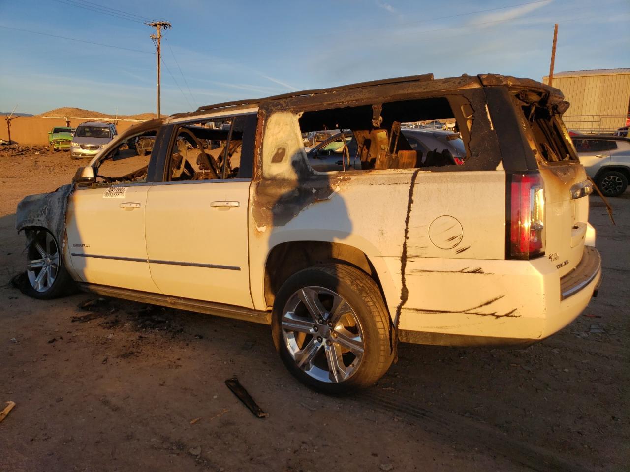 2016 GMC YUKON XL D - Фото 2