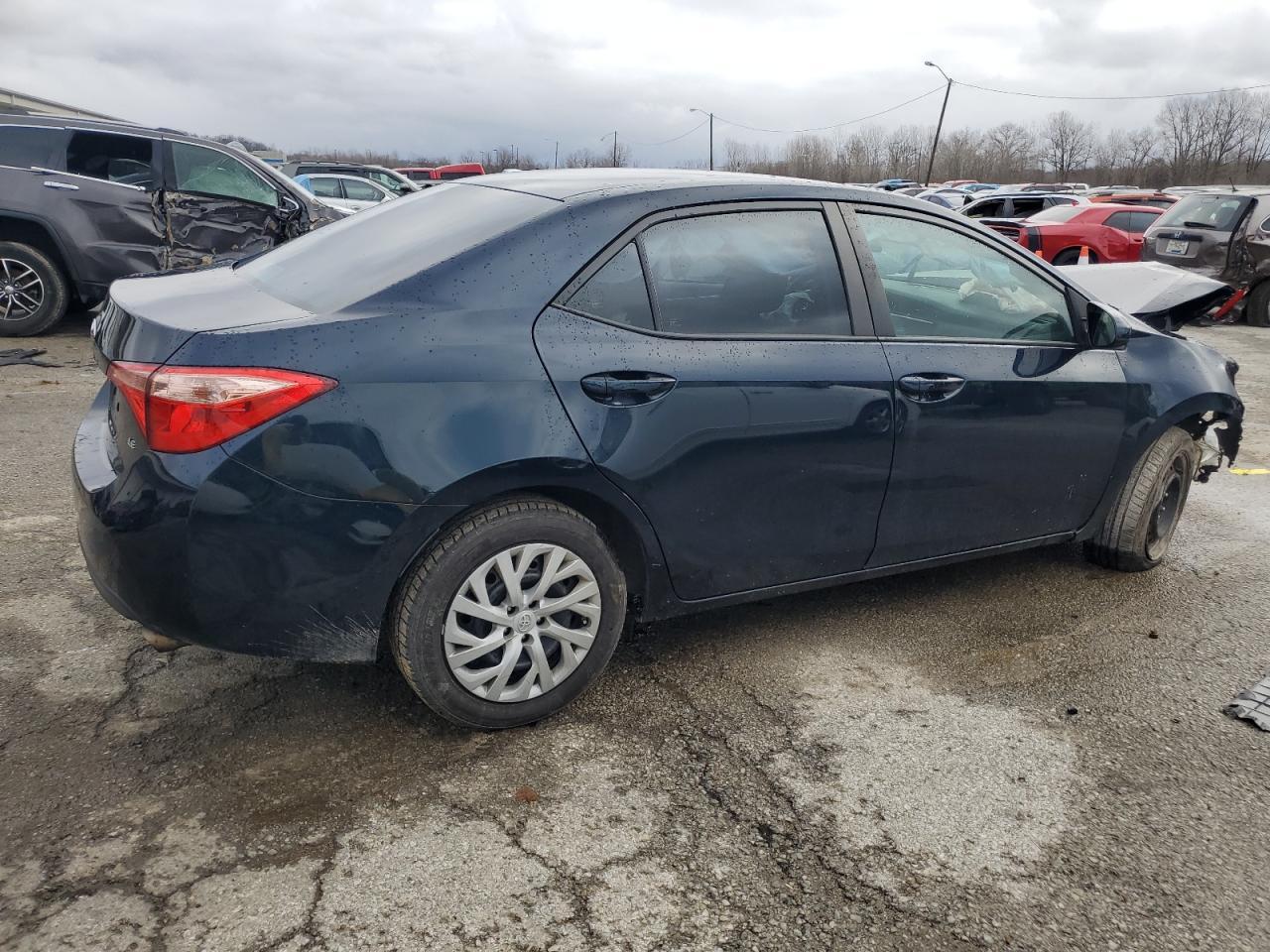 2019 TOYOTA COROLLA L - Фото 3