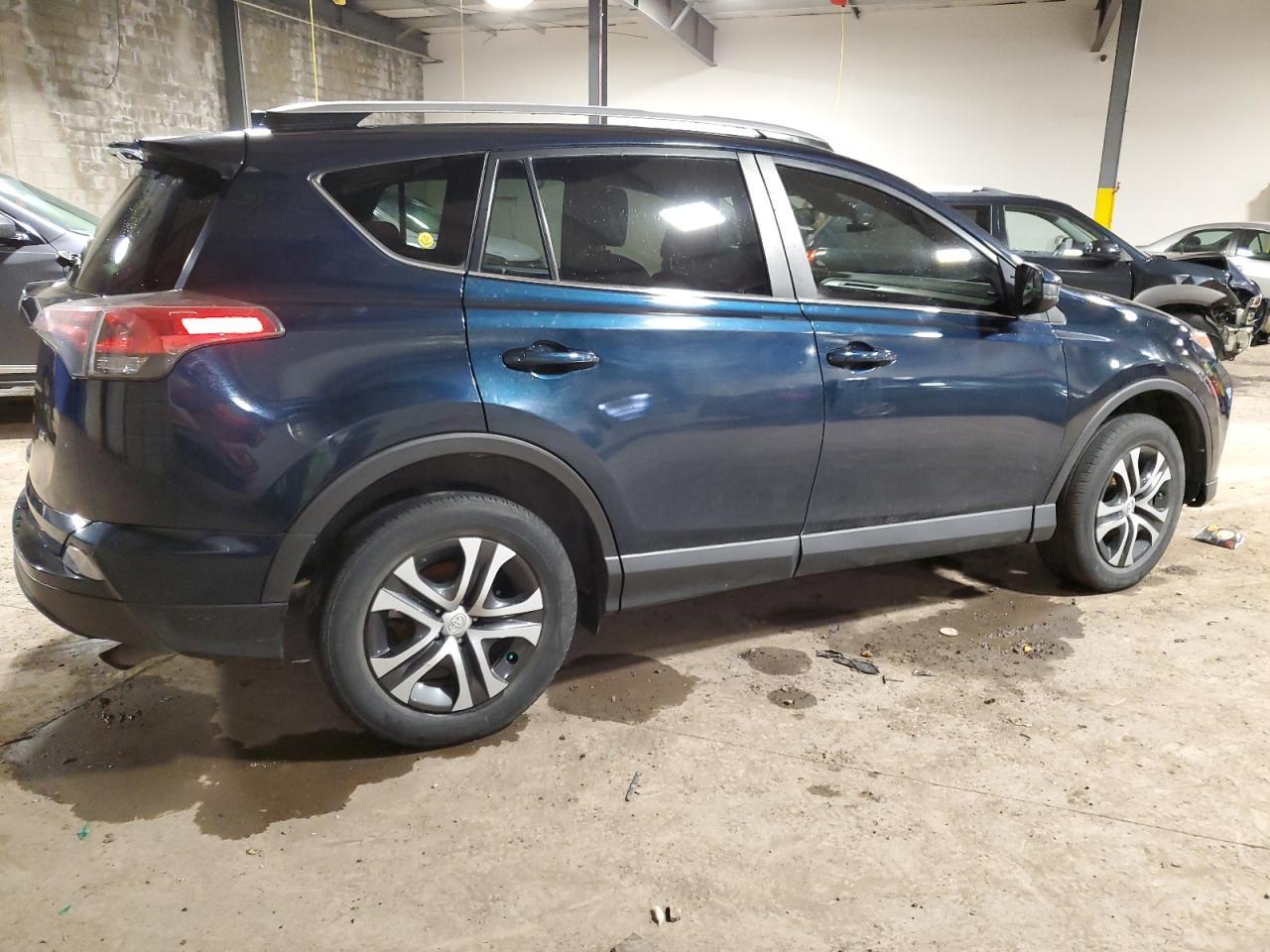 2018 TOYOTA RAV4 LE - Image 3