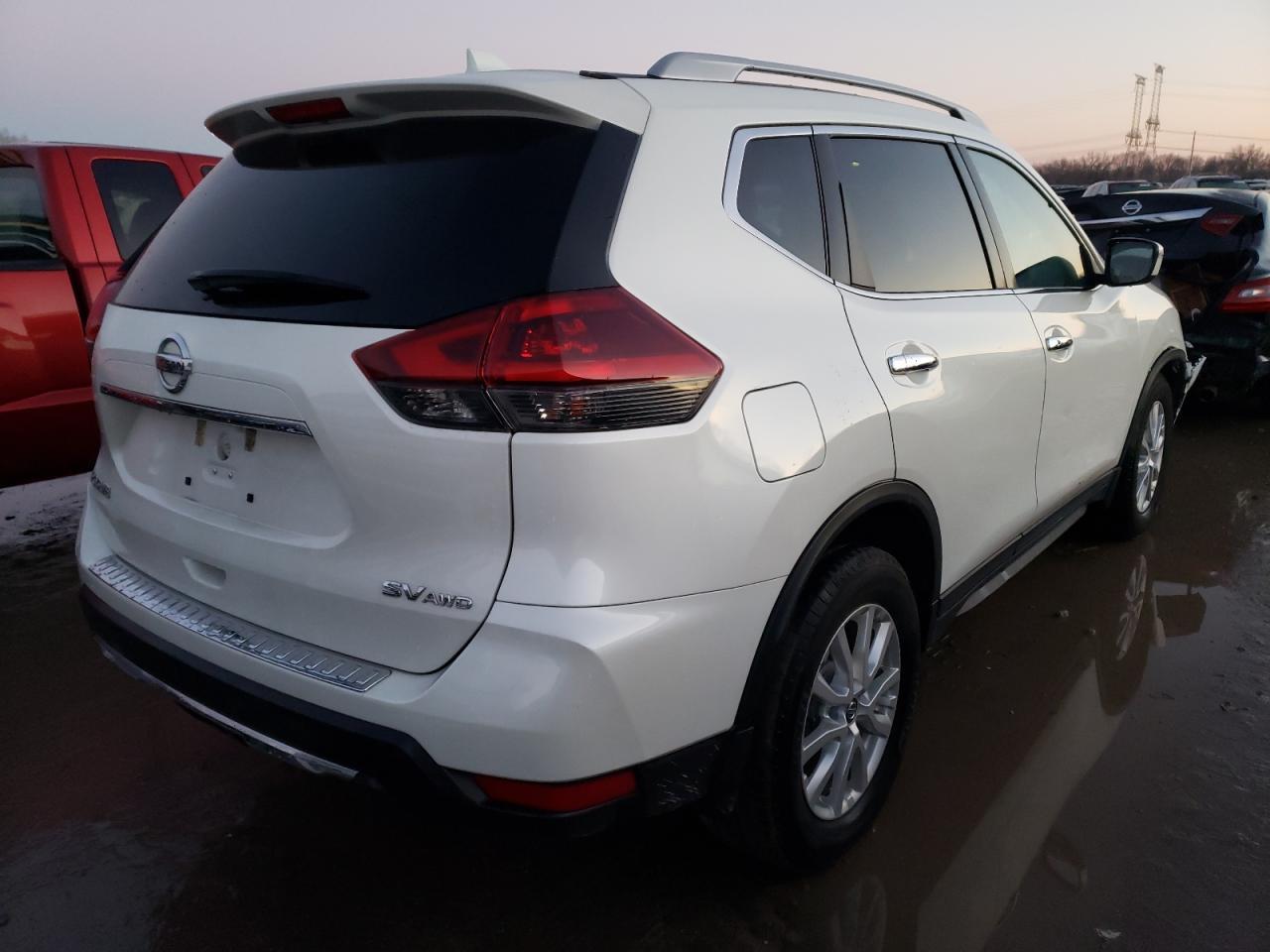 2018 NISSAN ROGUE S - Фото 3