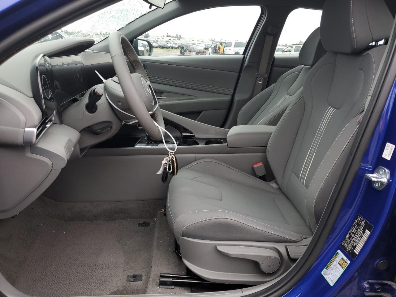 2023 HYUNDAI ELANTRA SE - Image 7
