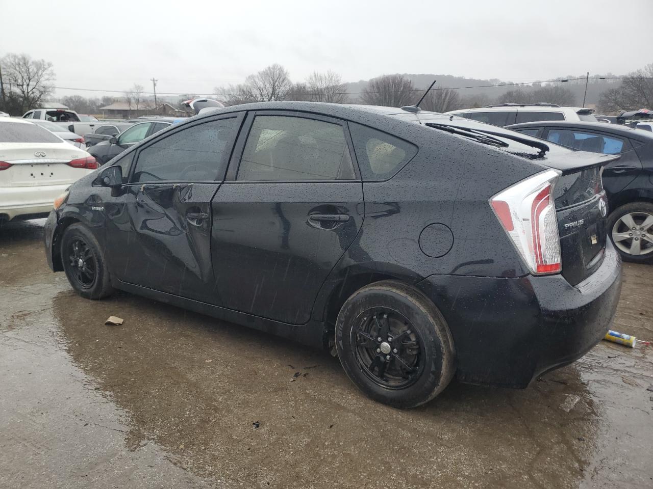 2015 TOYOTA PRIUS - Image 2
