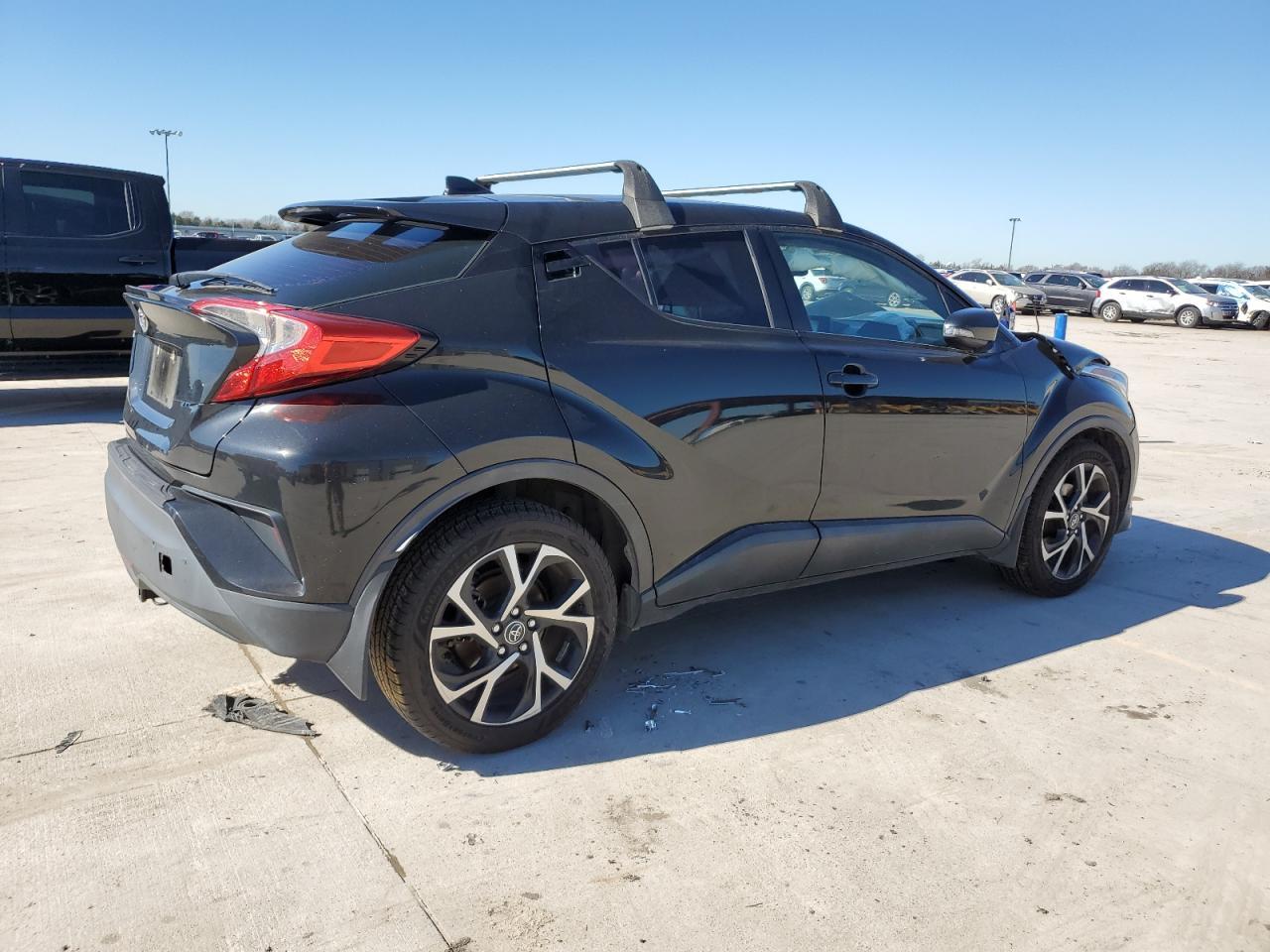 2018 TOYOTA C-HR XLE - Image 3