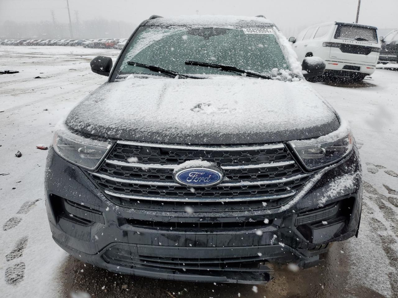 2022 FORD EXPLORER X - Фото 5