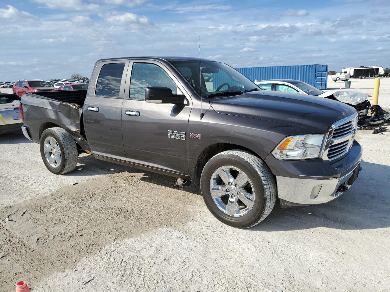 2015 RAM 1500 SLT - Image 4