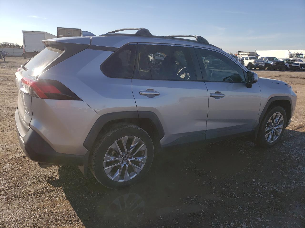 2019 TOYOTA RAV4 XLE P - Image 3