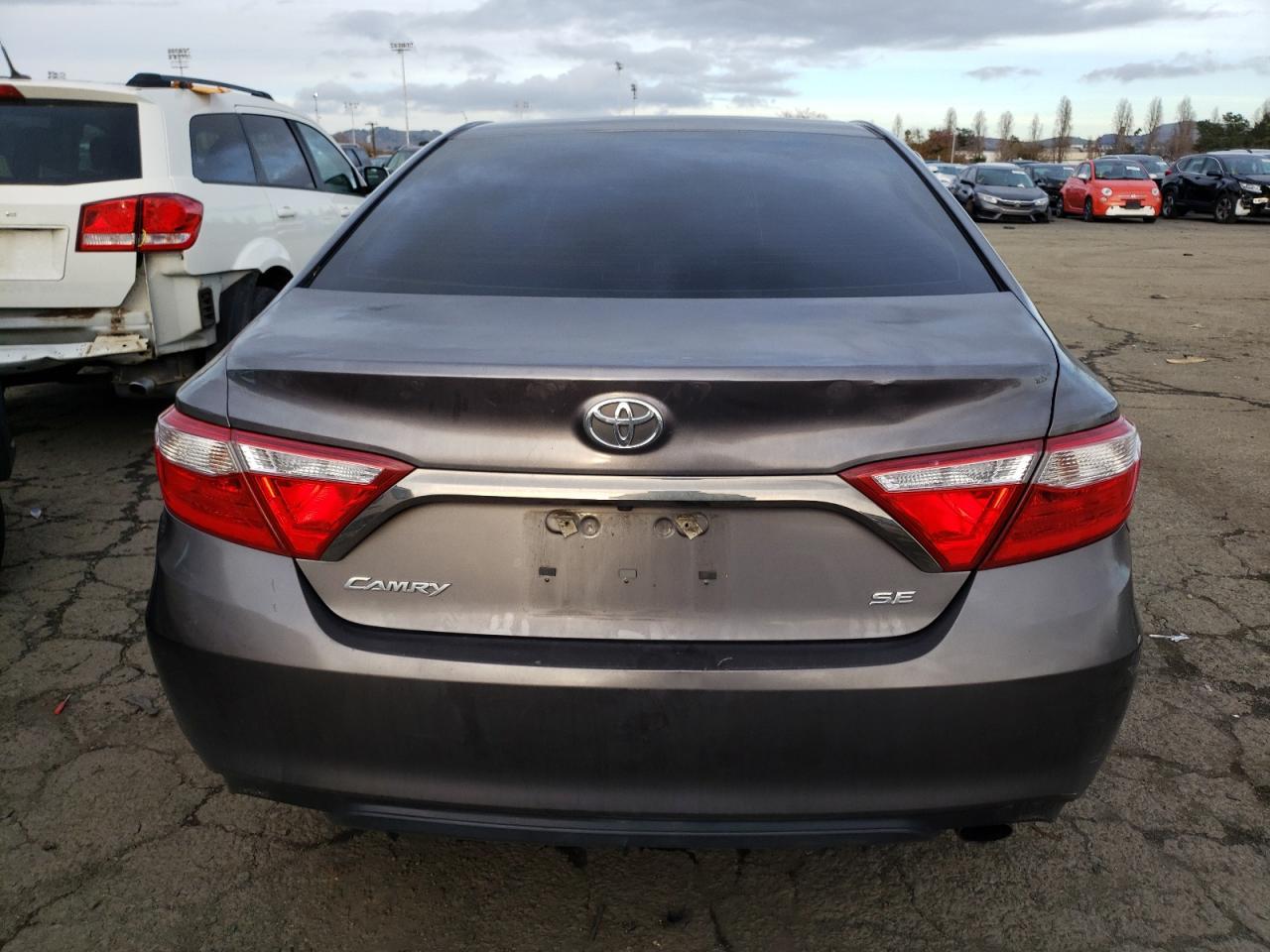 2015 TOYOTA CAMRY LE - Image 6