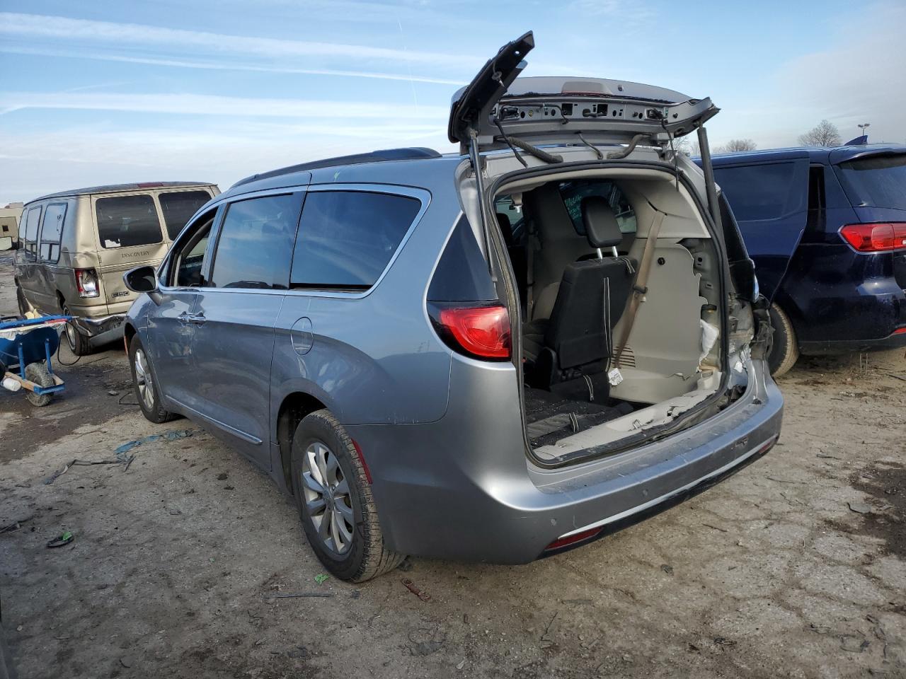 2017 CHRYSLER PACIFICA T - Фото 2