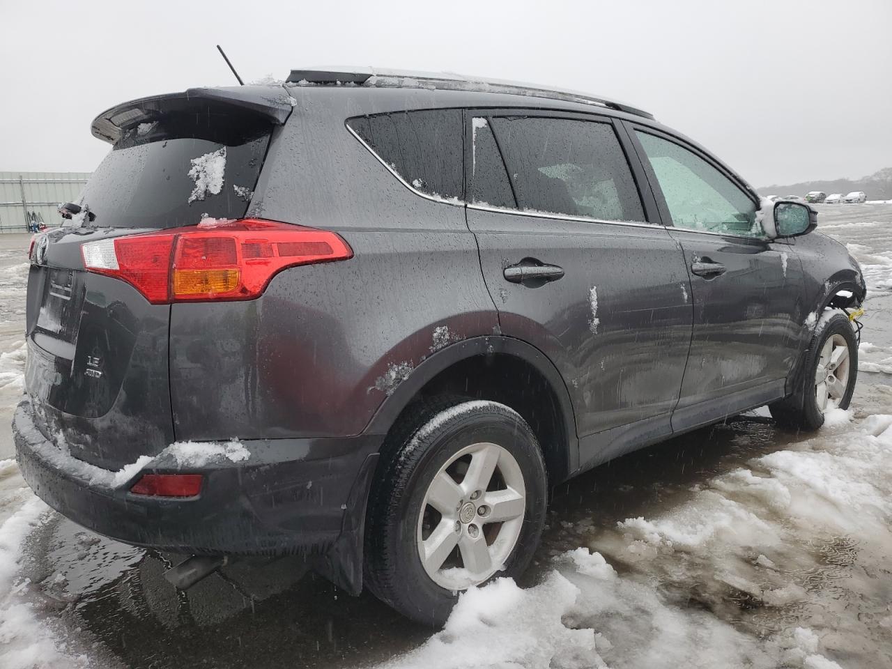 2015 TOYOTA RAV4 LE - Фото 3