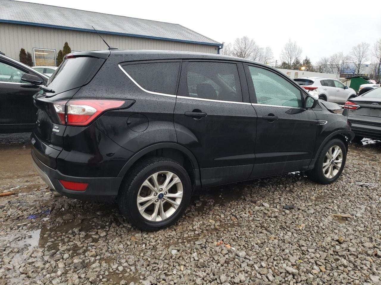 2017 FORD ESCAPE SE - Фото 3