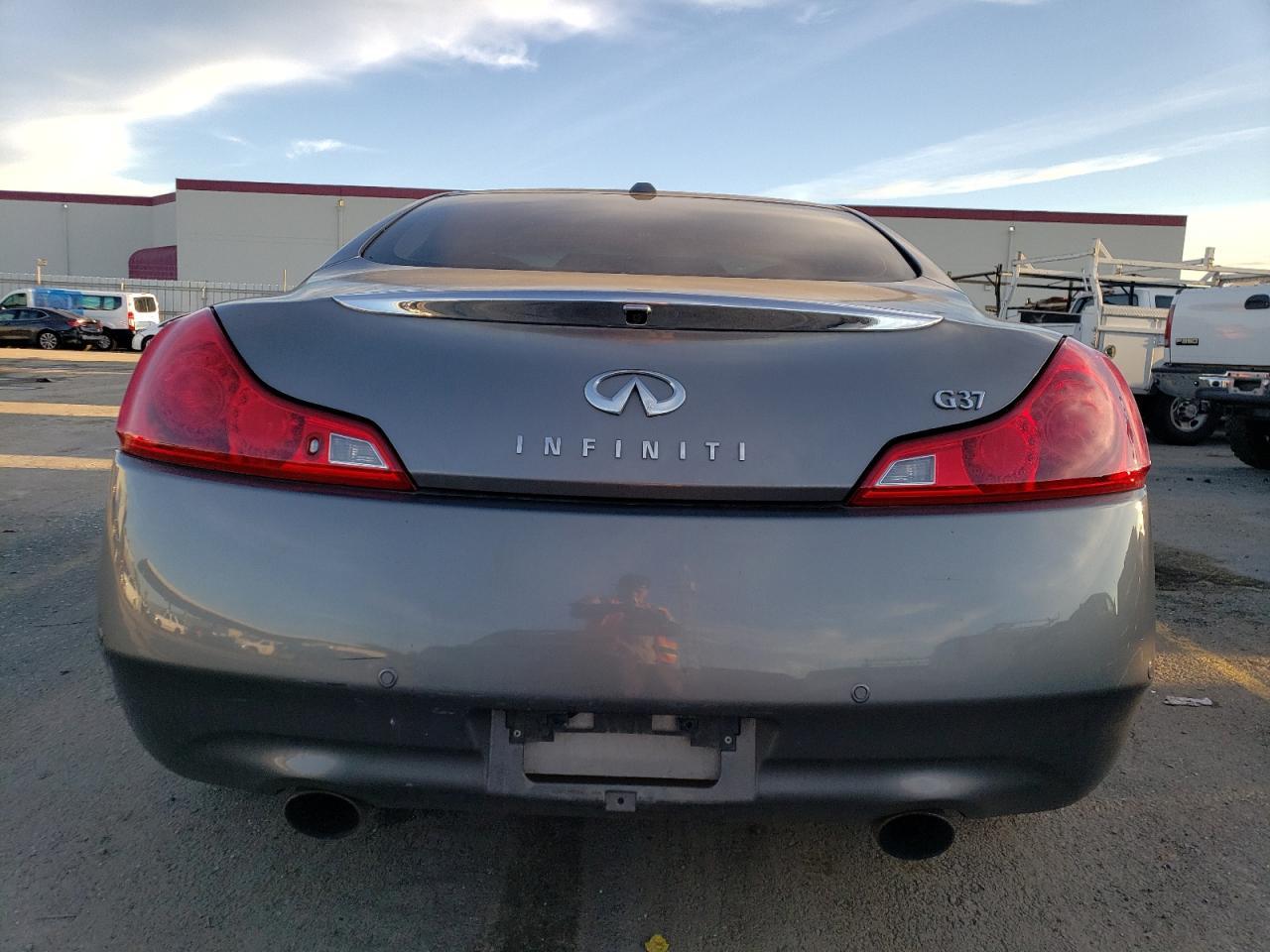 2012 INFINITI G37 BASE - Image 6