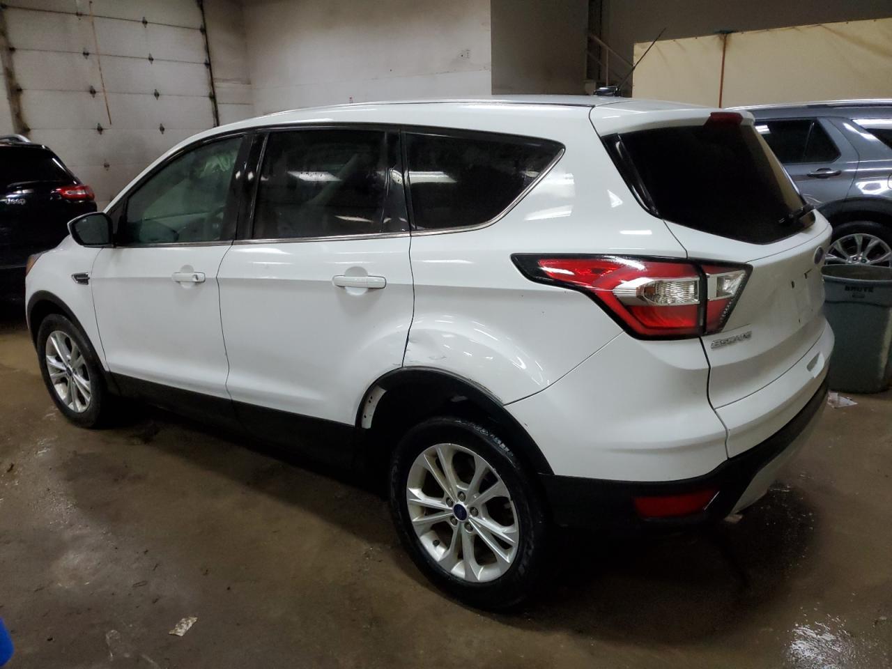 2017 FORD ESCAPE SE - Image 2