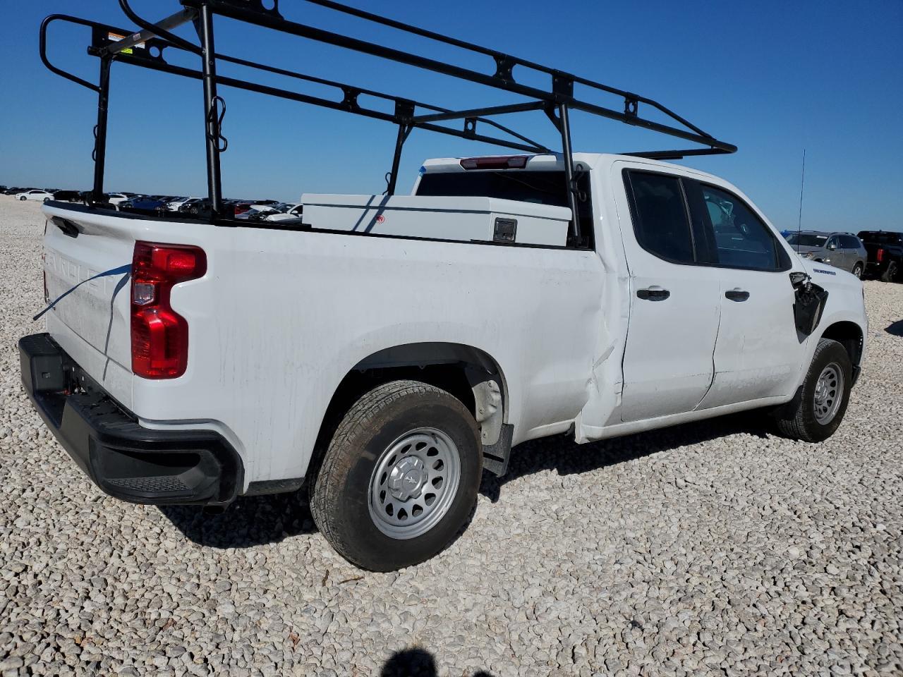 2023 CHEVROLET SILVERADO - Фото 3