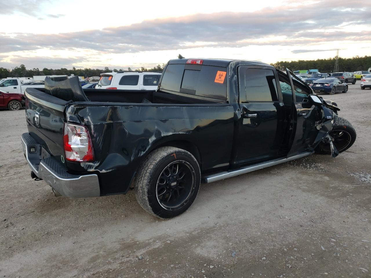 2015 RAM 1500 SLT - Image 3
