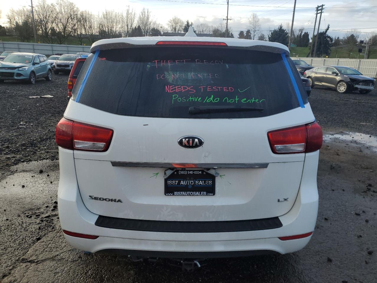 2017 KIA SEDONA LX - Фото 6