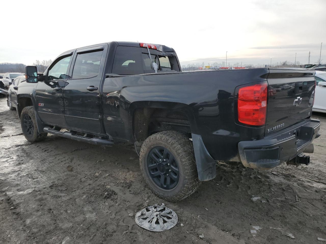 2018 CHEVROLET SILVERADO - Фото 2