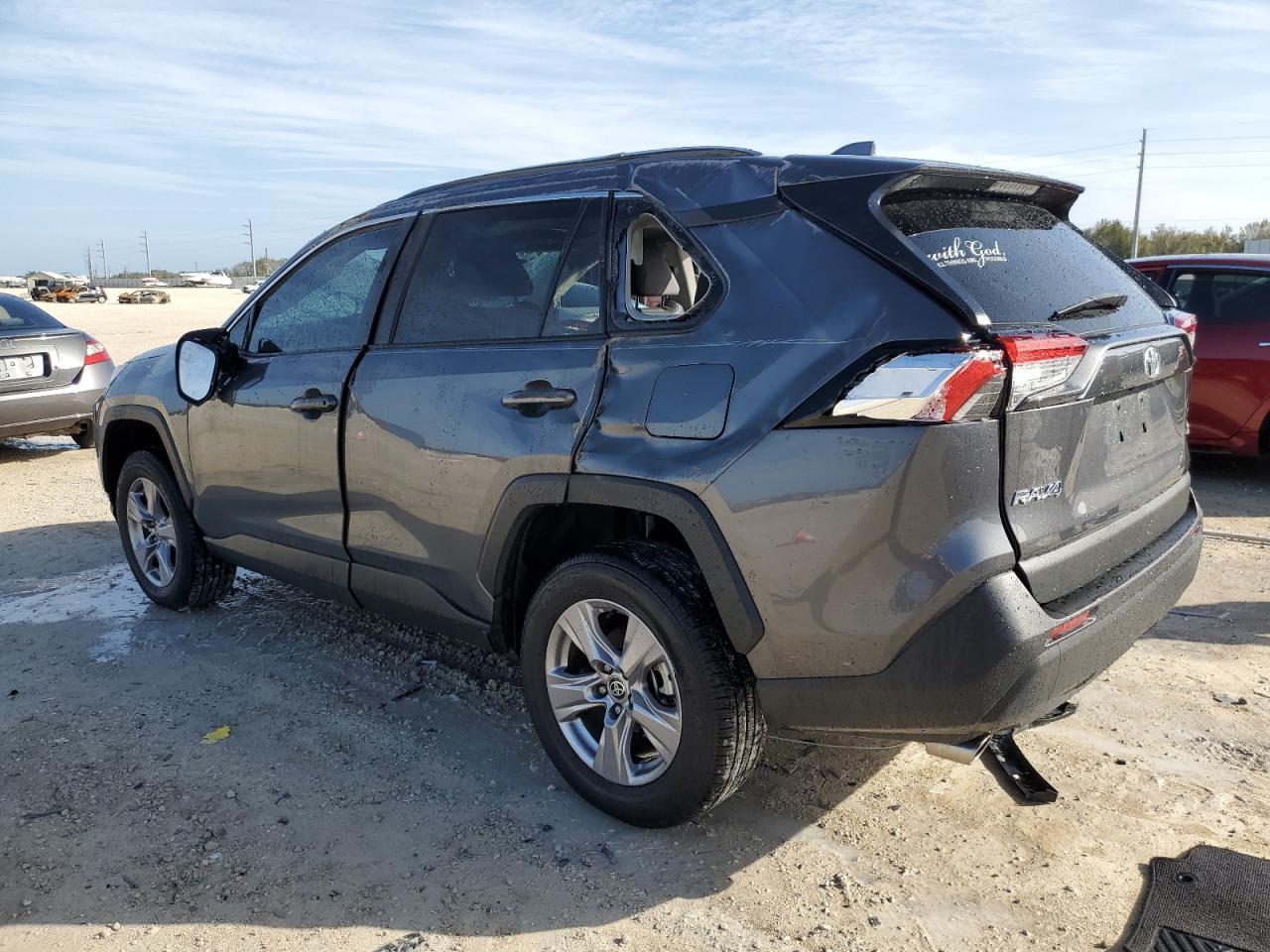 2022 TOYOTA RAV4 XLE - Фото 2