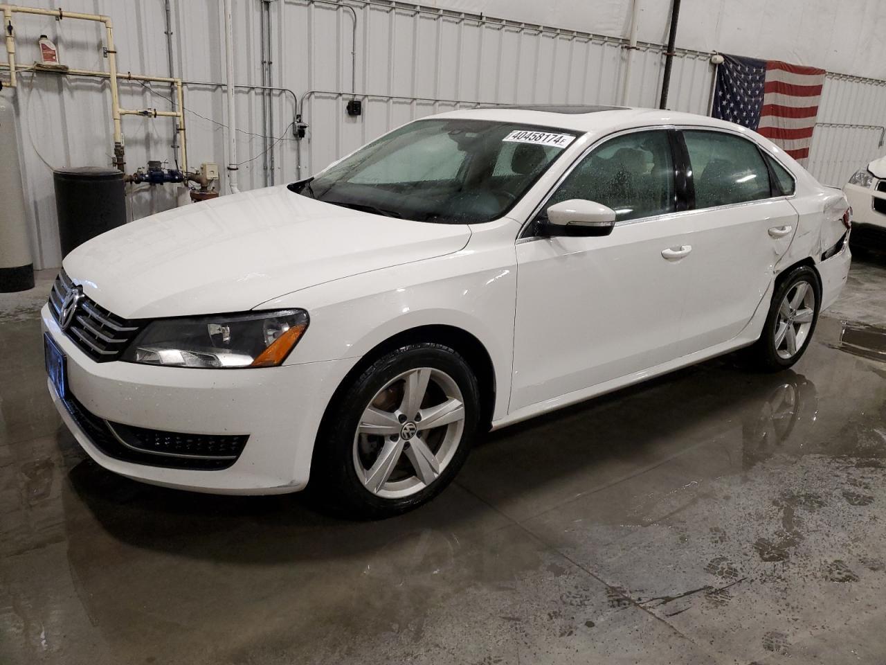 2013 VOLKSWAGEN PASSAT SE car image