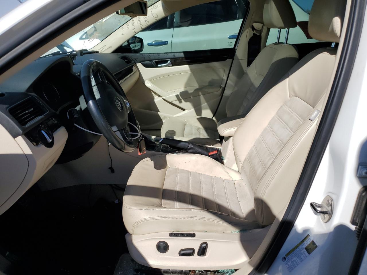 2014 VOLKSWAGEN PASSAT SEL - Image 7