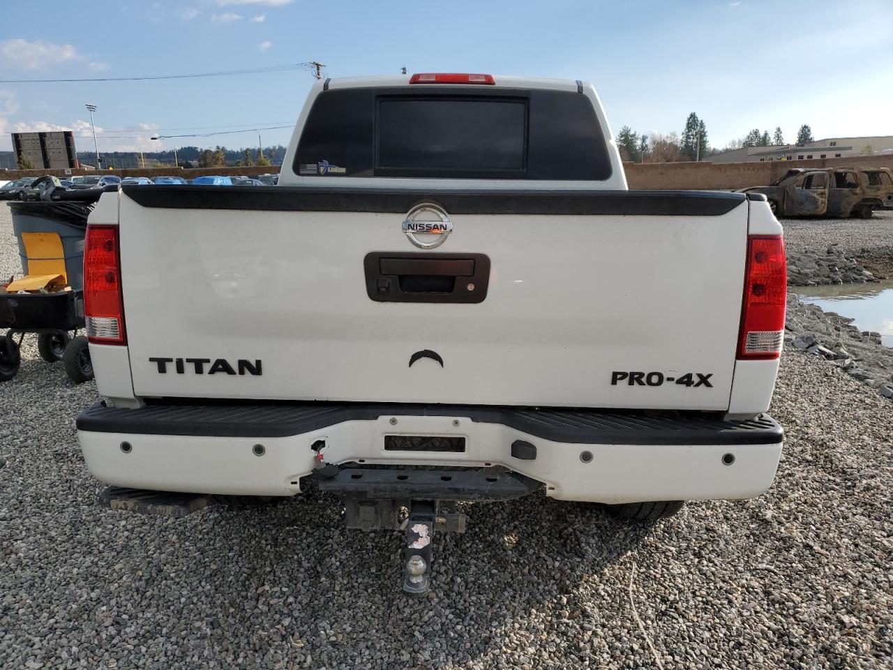 2013 NISSAN TITAN S - Фото 6