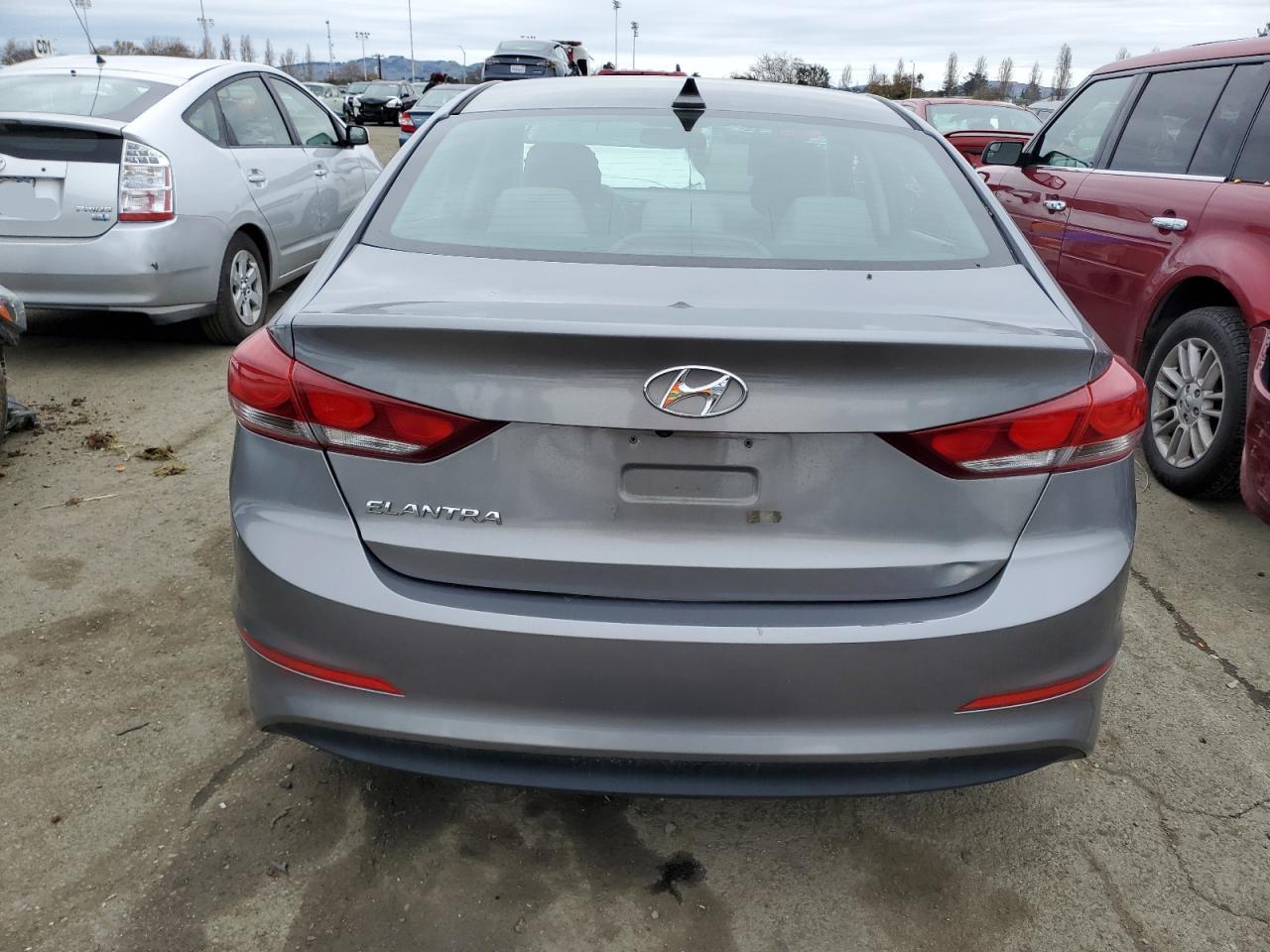 2018 HYUNDAI ELANTRA SE - Фото 6