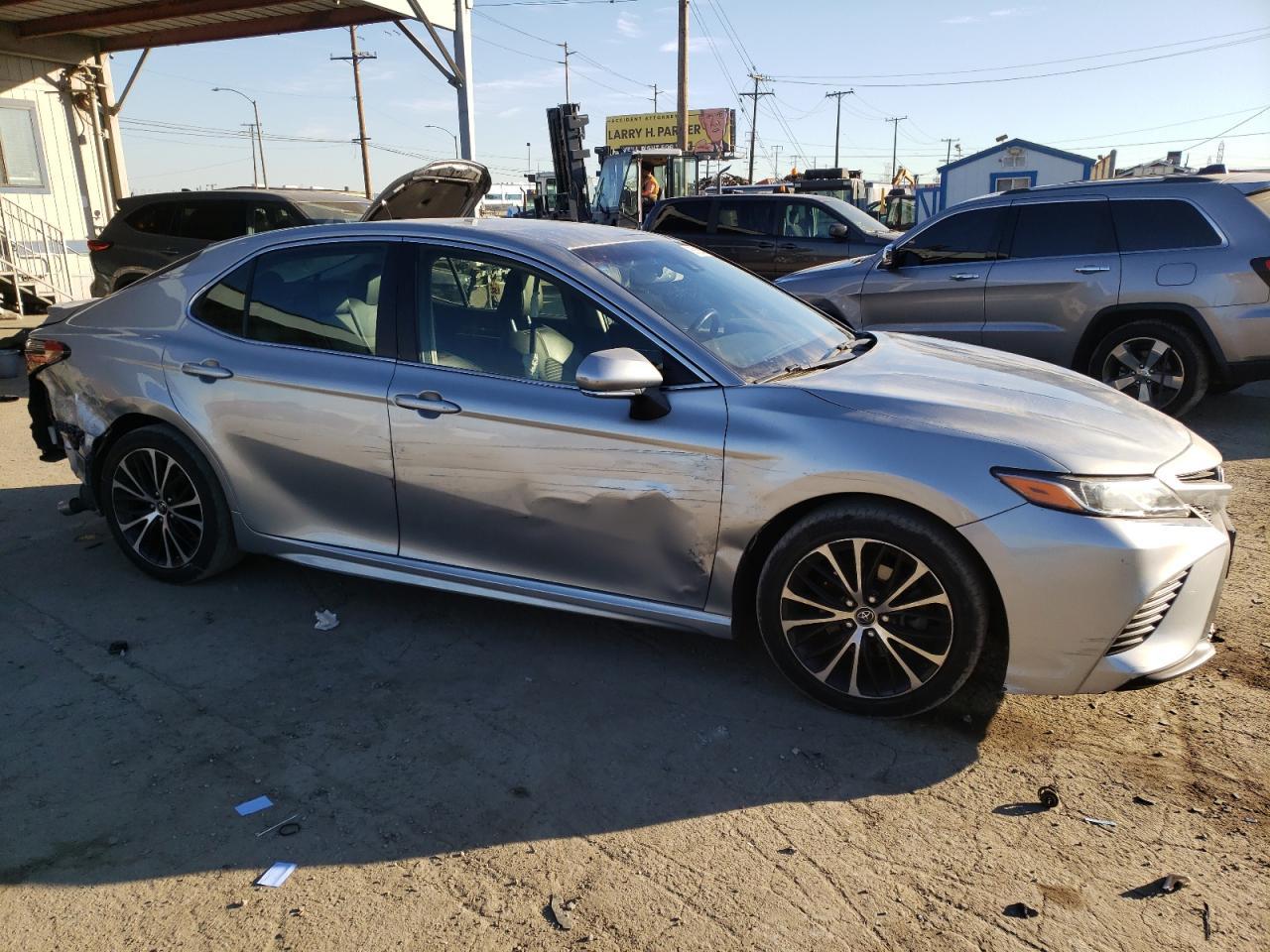 2018 TOYOTA CAMRY L - Фото 4