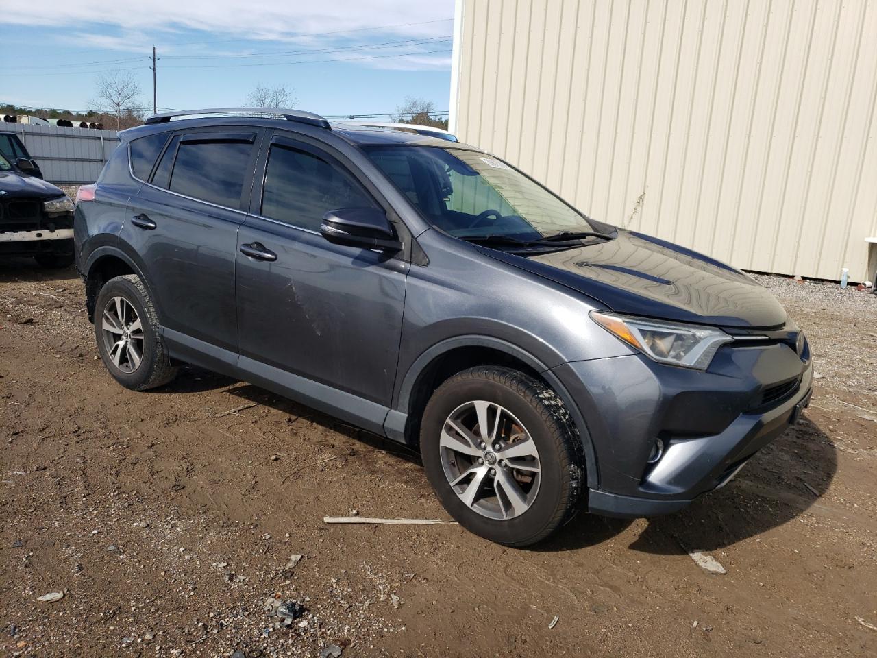 2017 TOYOTA RAV4 XLE - Image 4