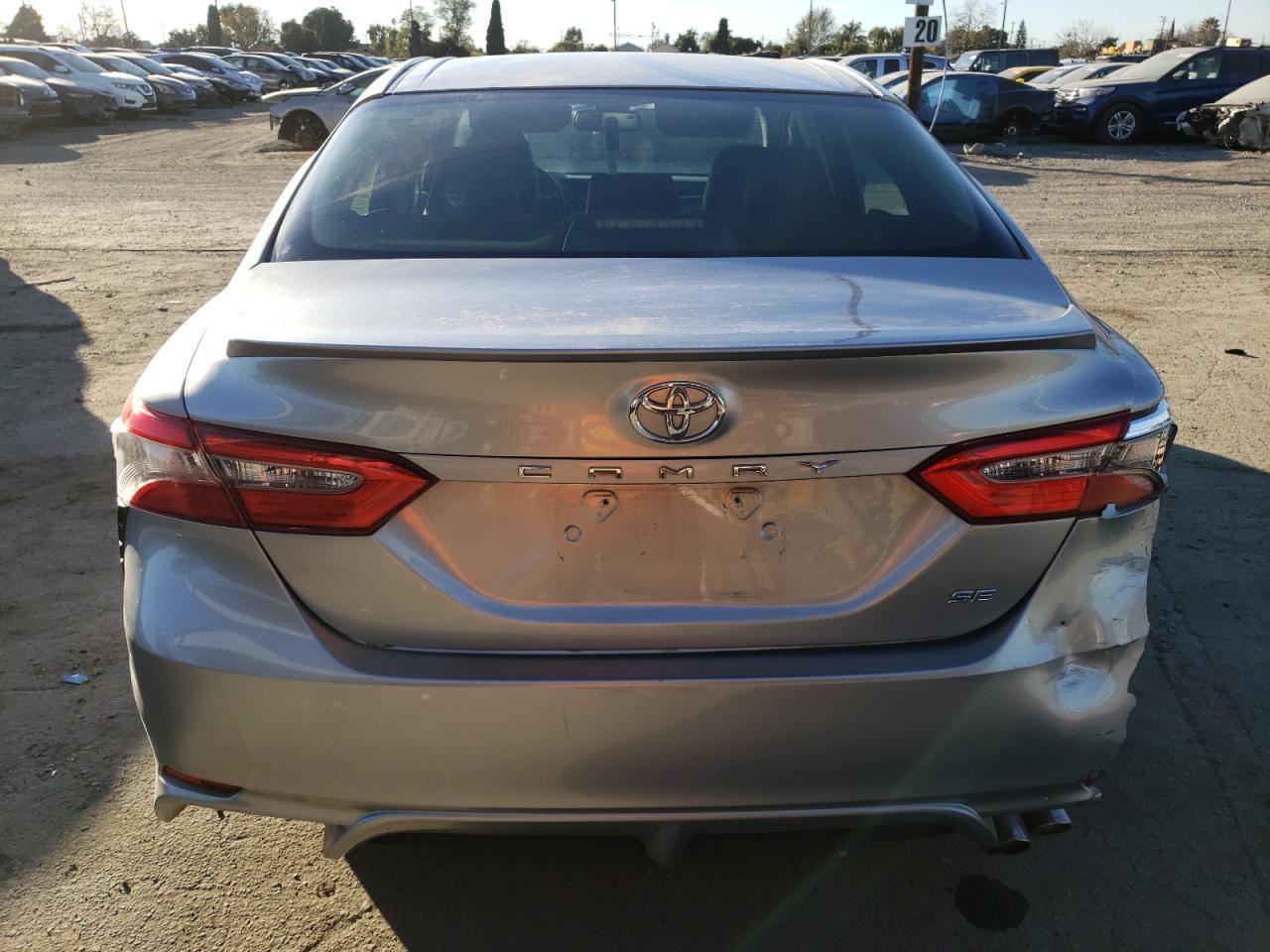 2018 TOYOTA CAMRY L - Фото 6