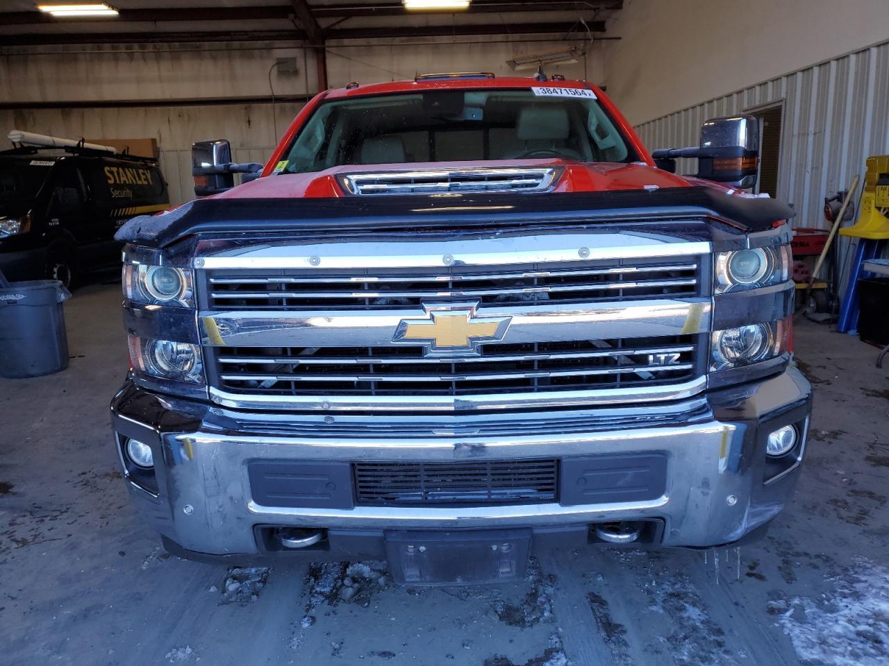2017 CHEVROLET SILVERADO - Фото 5