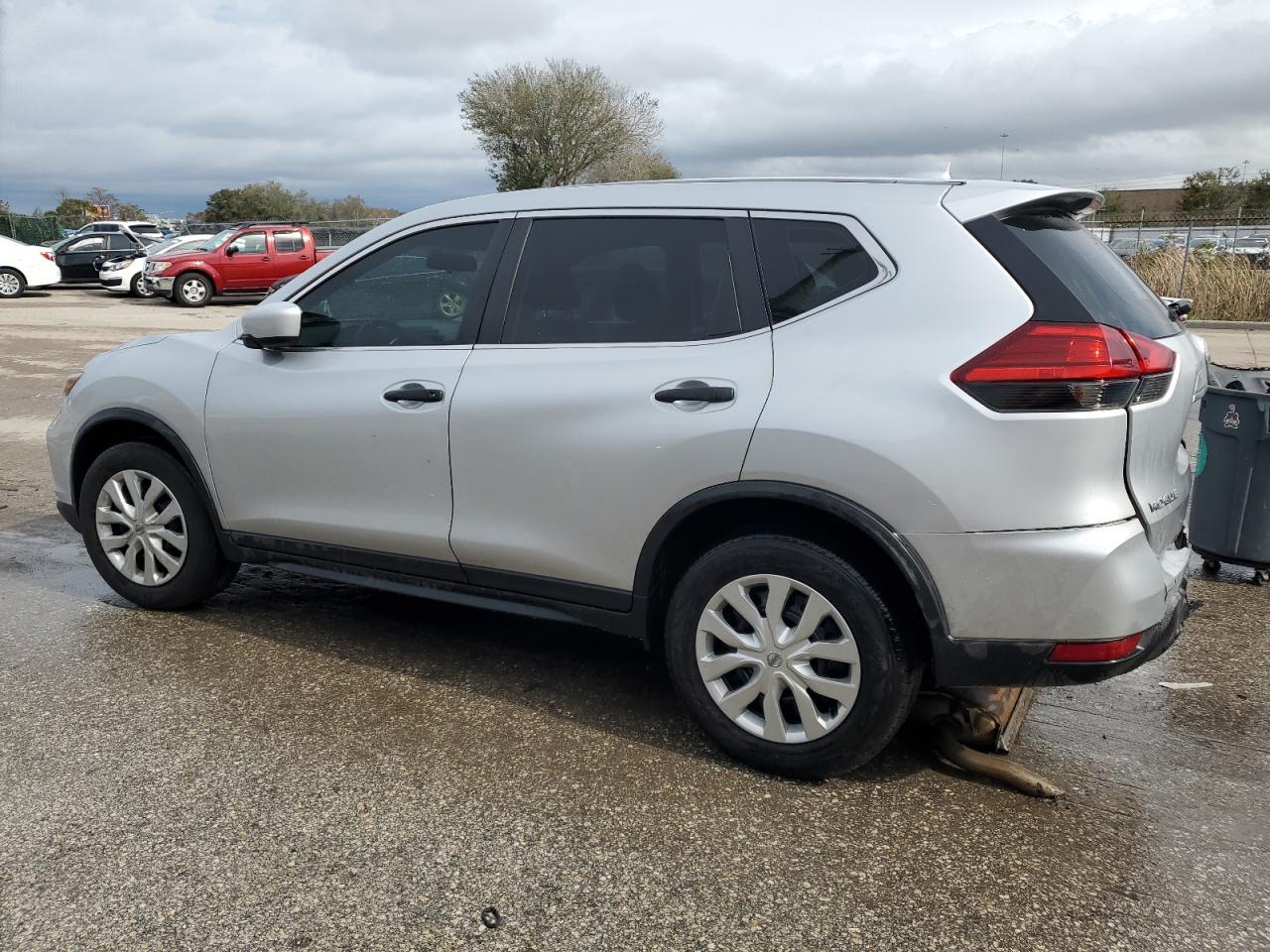 2017 NISSAN ROGUE S - Фото 2