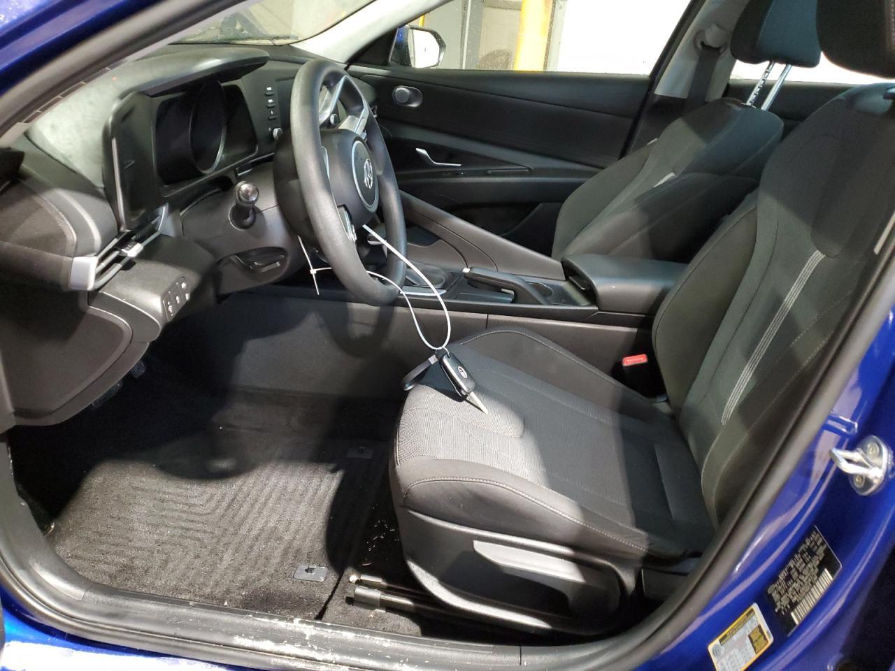 2023 HYUNDAI ELANTRA SE - Image 7