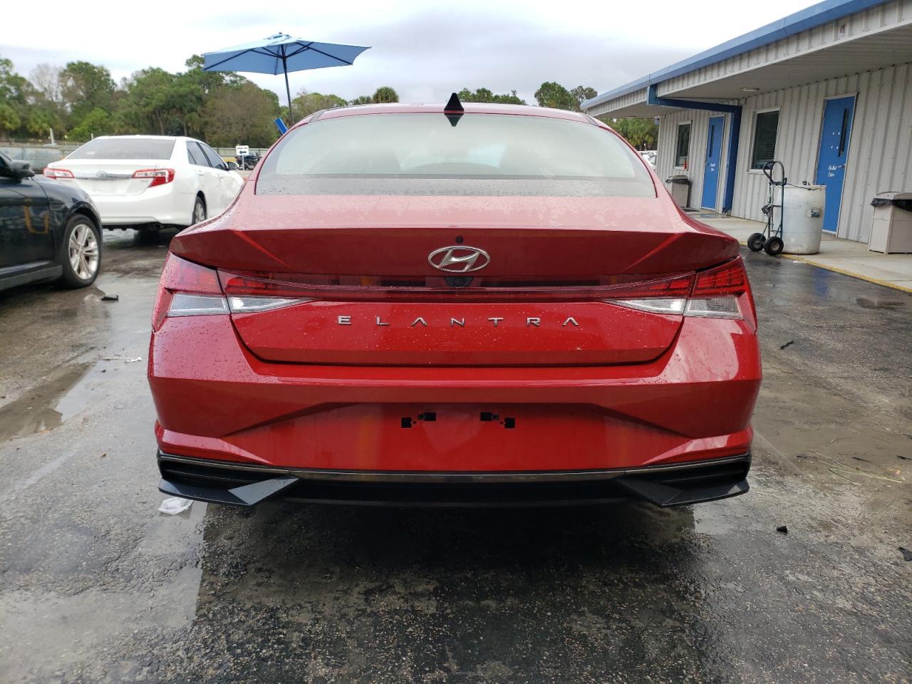 2022 HYUNDAI ELANTRA SE - Image 6