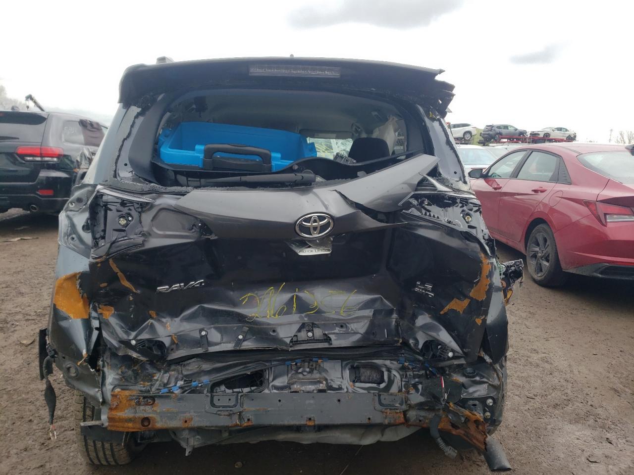 2016 TOYOTA RAV4 LE - Image 6