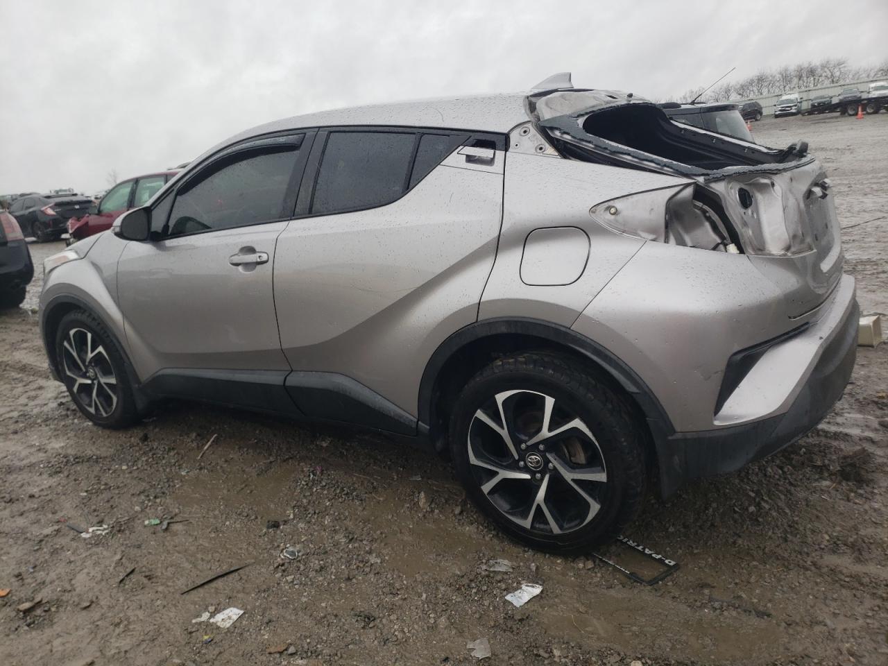 2018 TOYOTA C-HR XLE - Фото 2
