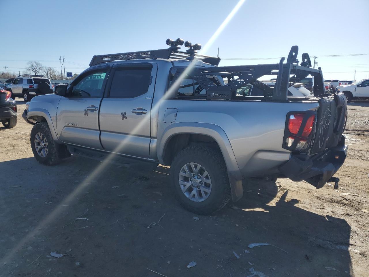 2017 TOYOTA TACOMA DOU - Фото 2