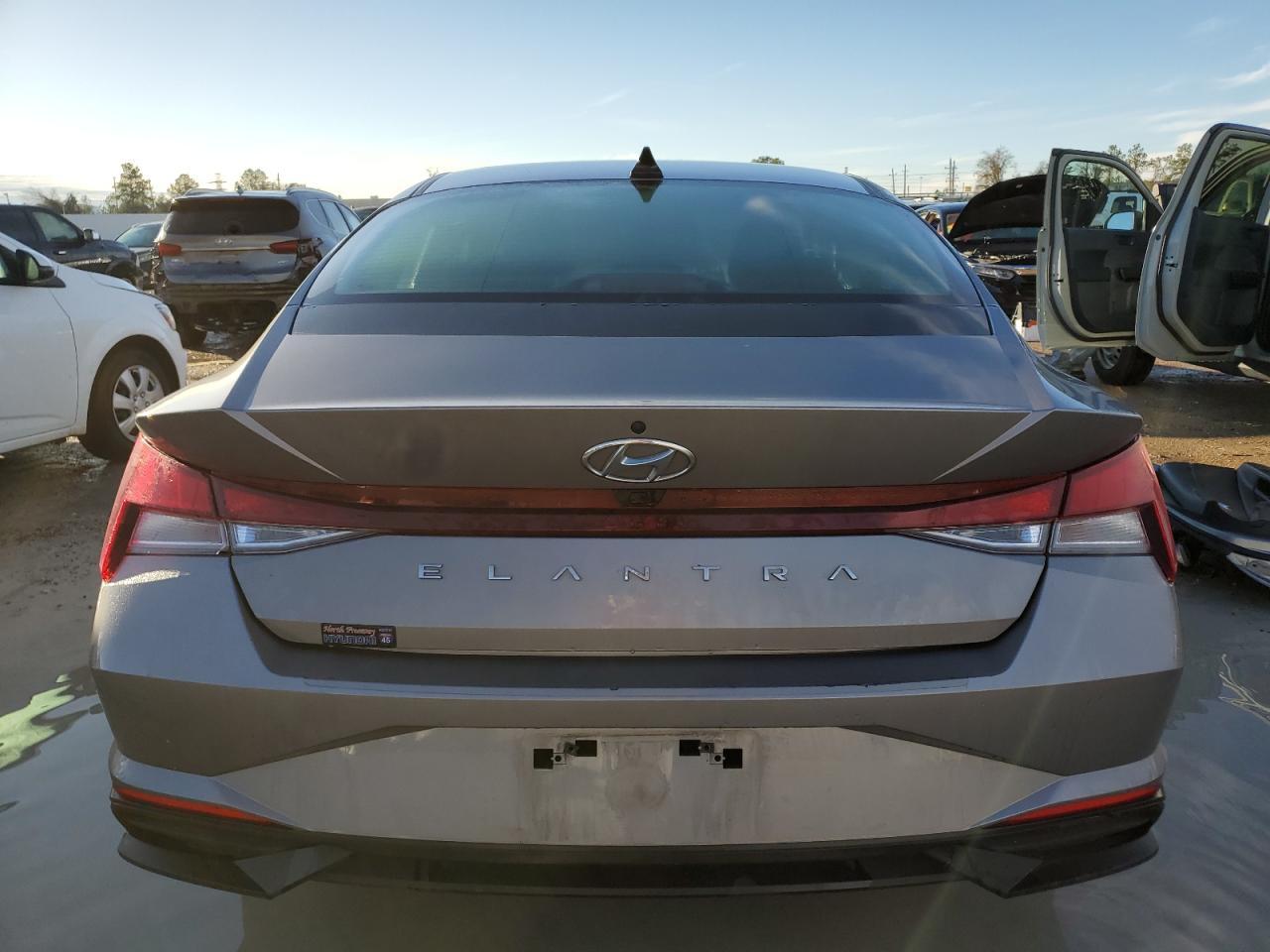 2023 HYUNDAI ELANTRA SE - Image 6