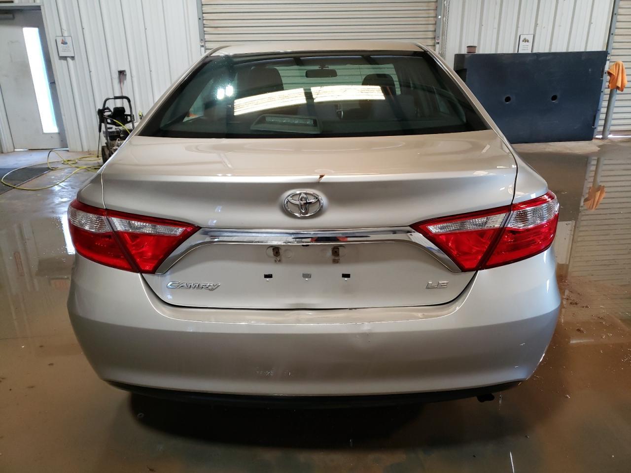 2015 TOYOTA CAMRY LE - Фото 6