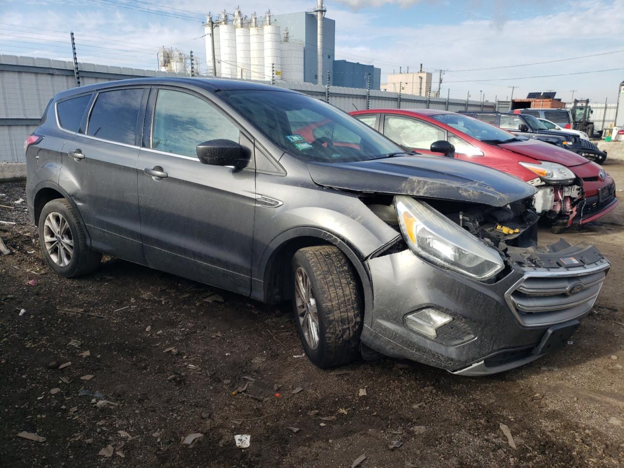 2017 FORD ESCAPE SE - Image 4