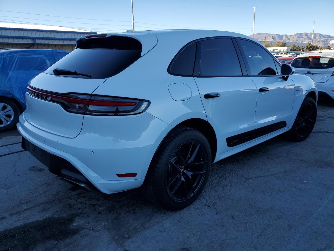 2023 PORSCHE MACAN BASE - Фото 3