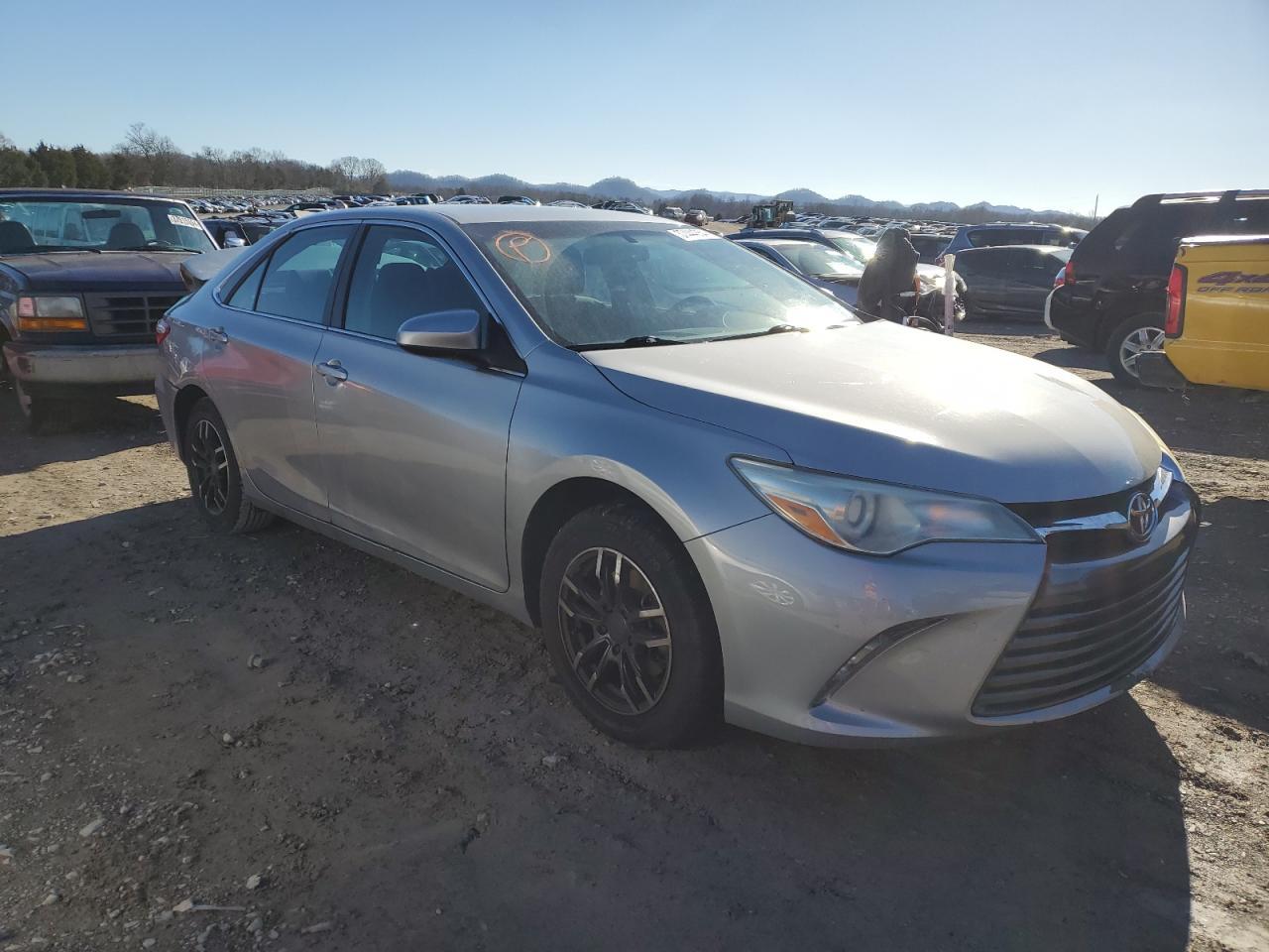 2015 TOYOTA CAMRY LE - Фото 4