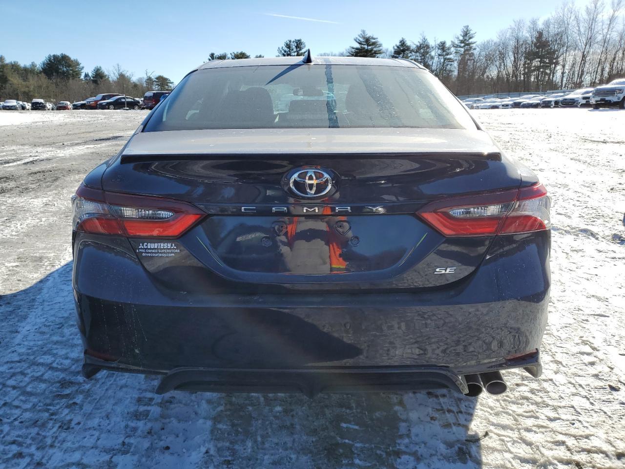 2021 TOYOTA CAMRY SE - Фото 6