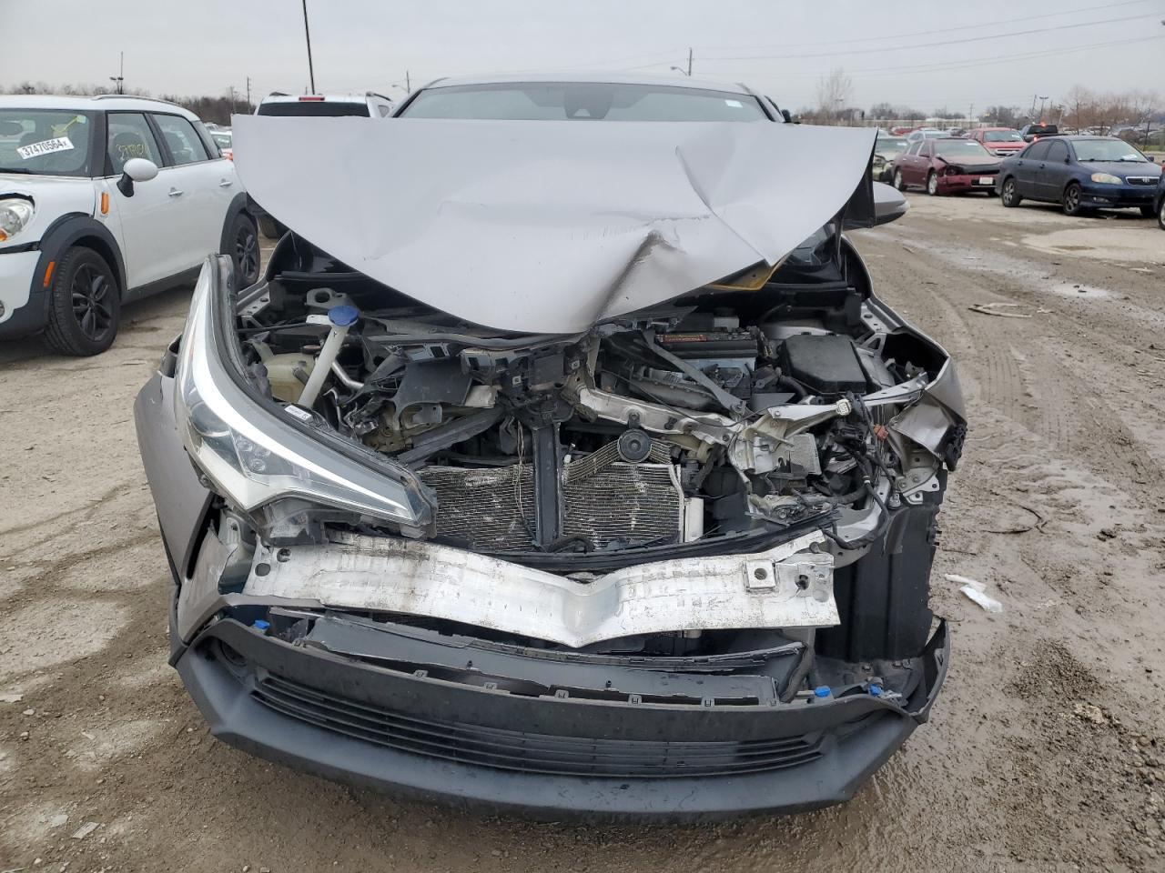 2018 TOYOTA C-HR XLE - Фото 5