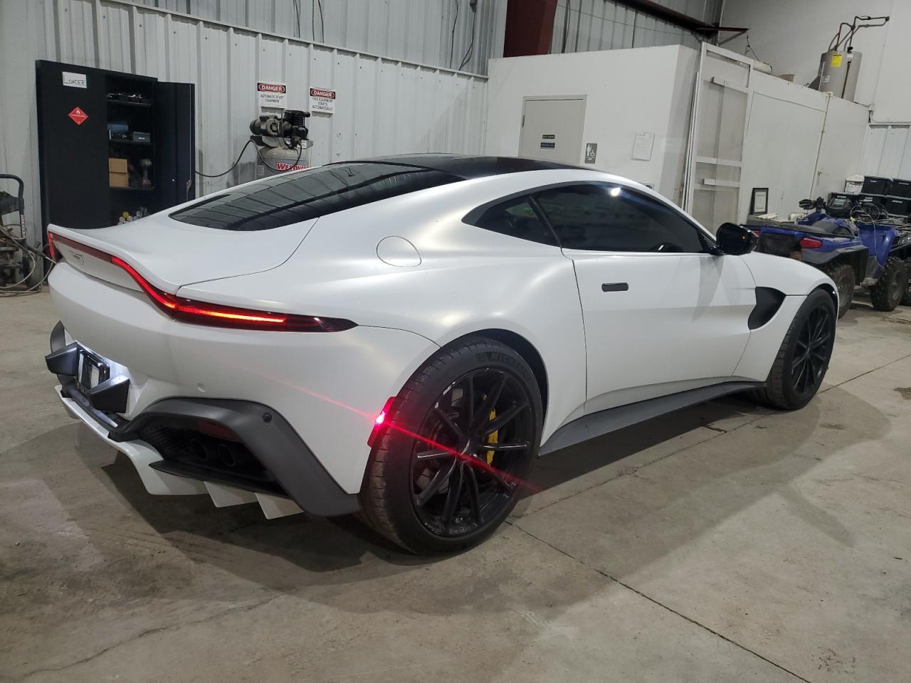 2019 ASTON MARTIN VANTAGE - Фото 3