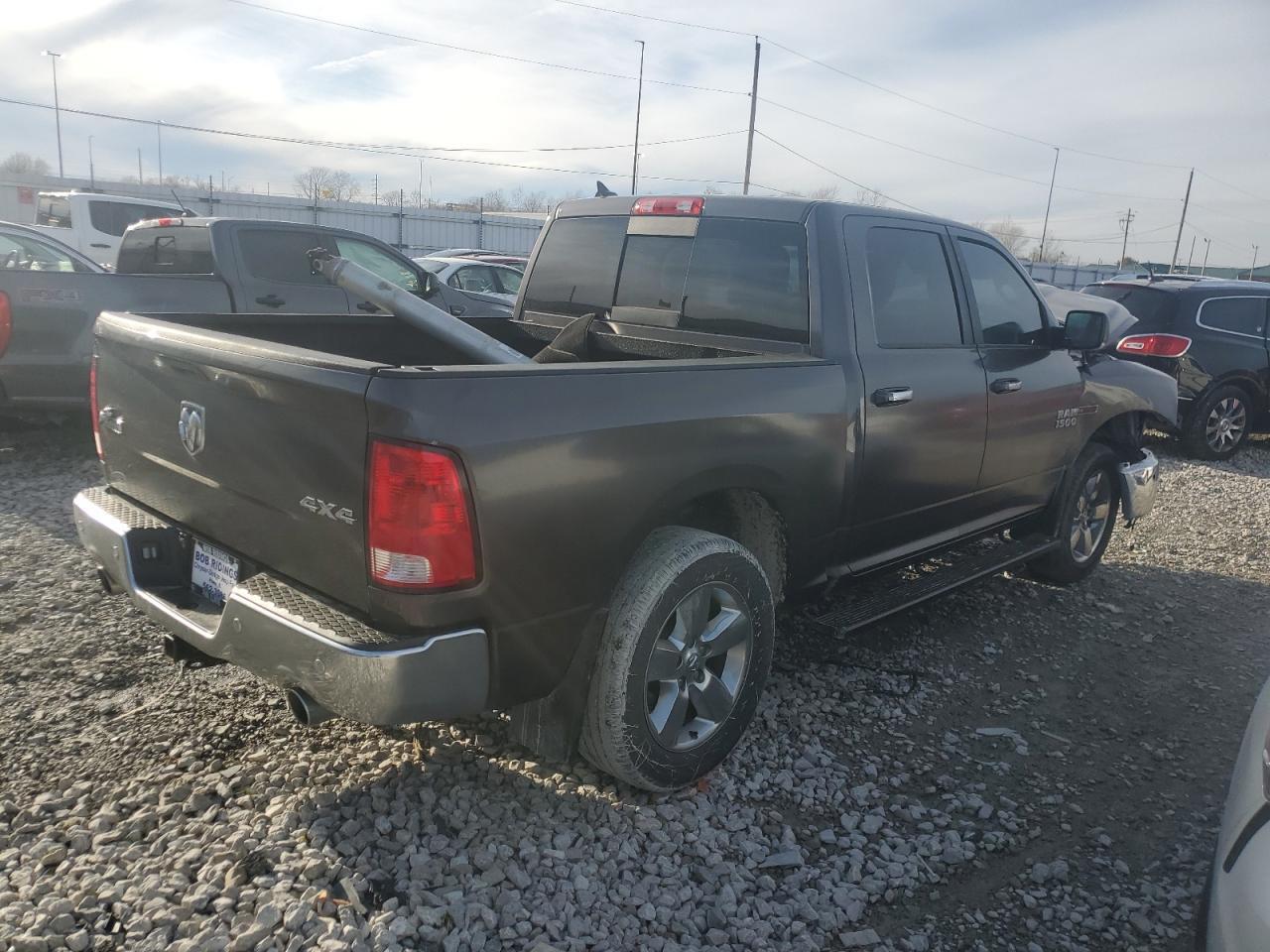 2017 RAM 1500 SLT - Image 3