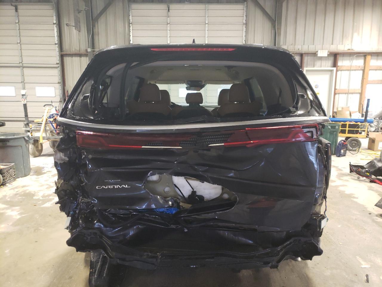 2024 KIA CARNIVAL L - Фото 6