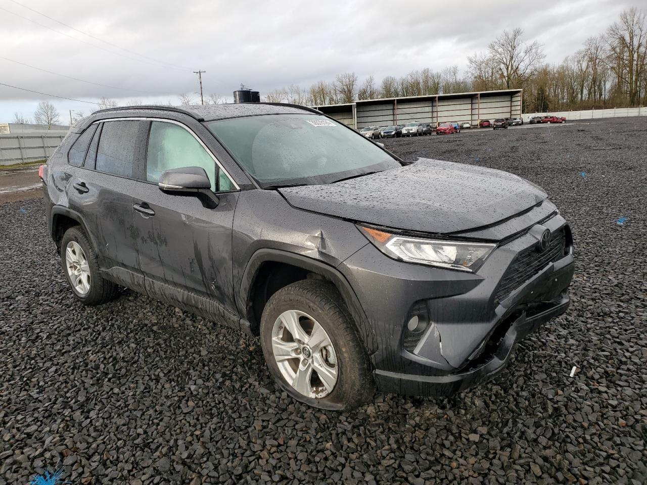 2020 TOYOTA RAV4 XLE - Image 4