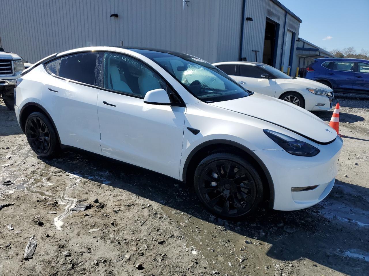 2023 TESLA MODEL Y - Фото 4